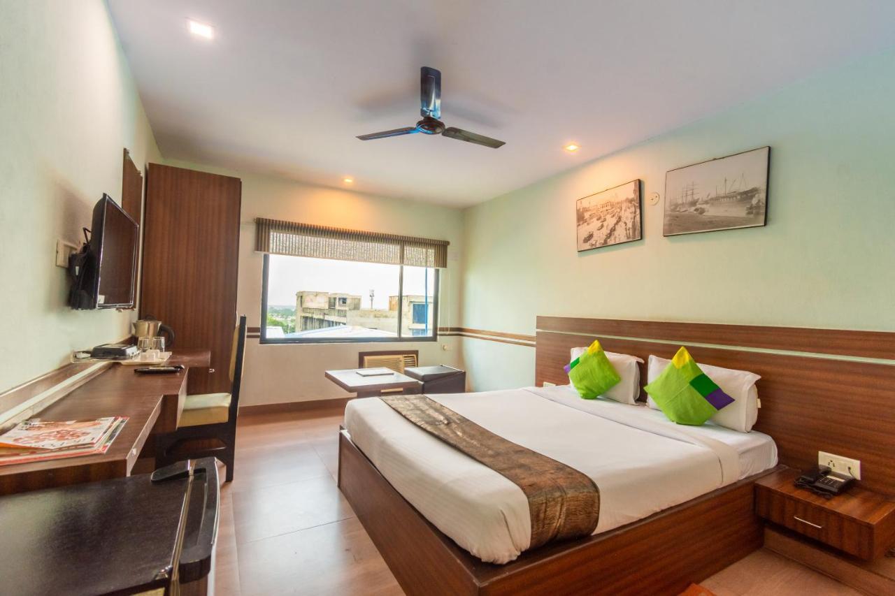Opiam B&B A Business Hotel Калькутта Экстерьер фото